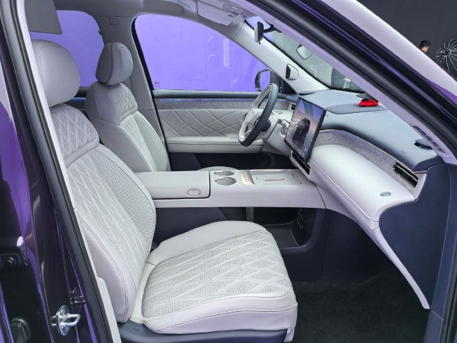 荣威家越07上海首秀 重新定义15万级家用SUV