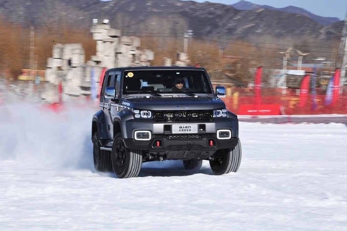 北京越野BJ40环塔冠军版试驾