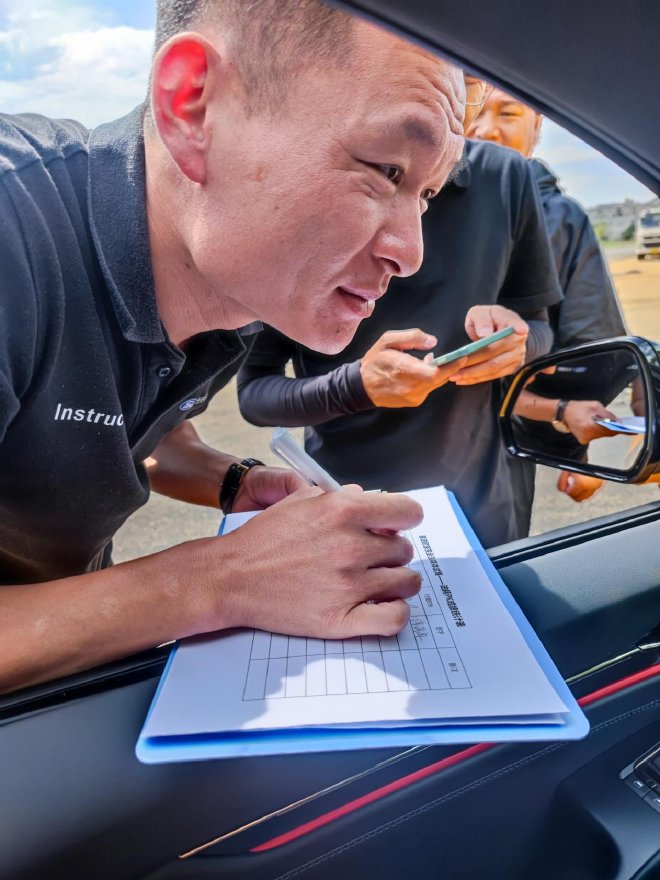 大马力性能测试和油耗PK 福特蒙迪欧运动版试驾