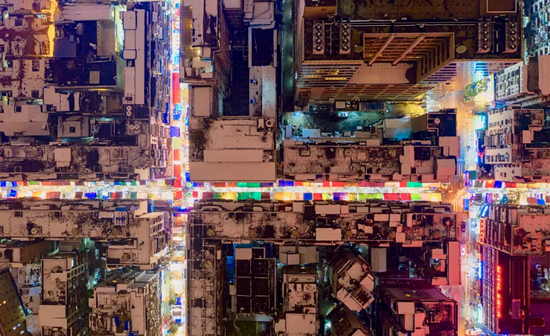 俯瞰广东惠州老城区的夜市。 图源/摄图网