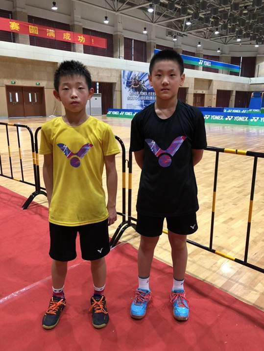 旺小羽球队屠懿宸、王智会师全国决赛包揽冠亚军(左为王智 右为屠懿宸)