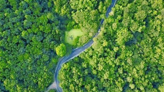 江宁“小川藏线”,2.8公里盘山路处处是美景。朱琛 摄