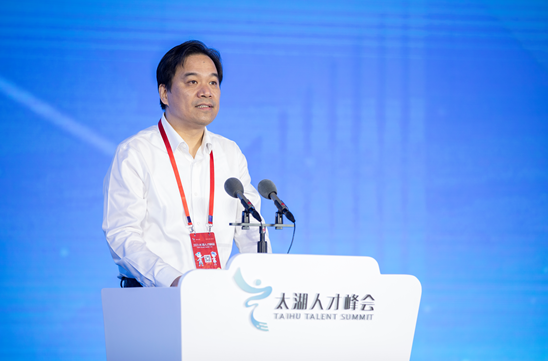 无锡市委副书记朱爱勋致辞(陆润卿 摄)