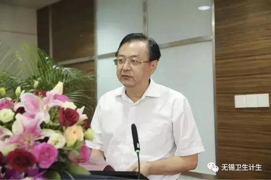 无锡市卫计委党委书记、主任谢寿坤致辞