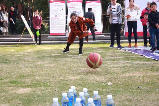 梨篮球猜成语_看图猜成语(3)