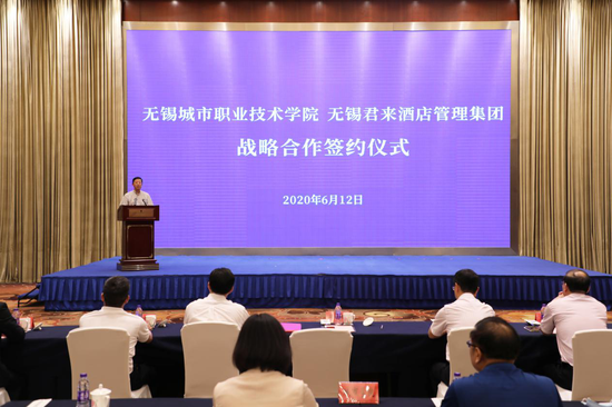 (市政协副主席吴仲林)