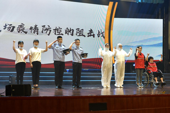 诗朗诵《有一种力量叫中国》