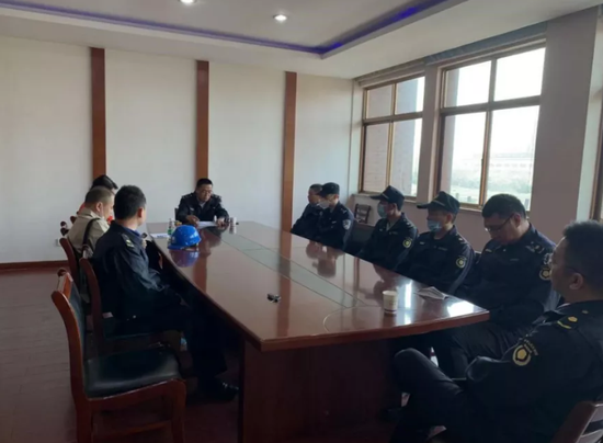 ▲行动前会议部署,多部门碰头,明确执法要求和分工