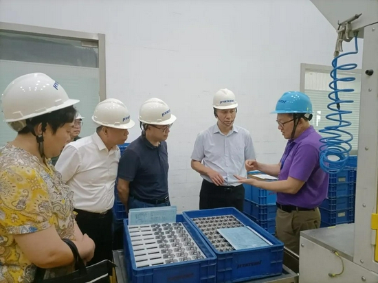 021年7月20日上午,无锡市人大常委会就《无锡市科技创新促进条例(草案)》开展立法调研。(无锡市人大常委会供图)