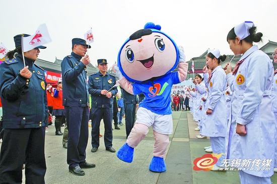 学习雷锋榜样月 无锡志愿者卡通形象大使亮相