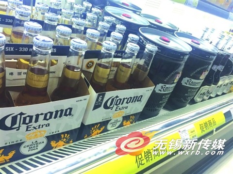 某超市多個啤酒品牌都推出了促銷單品。