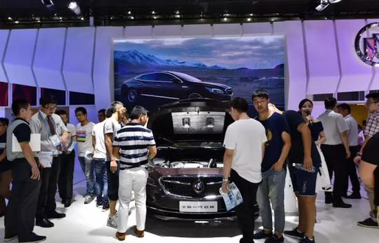 无锡广电广告公司总经理方益采访:方兴未艾 开