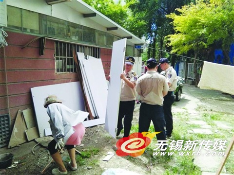 清理社区无主垃圾