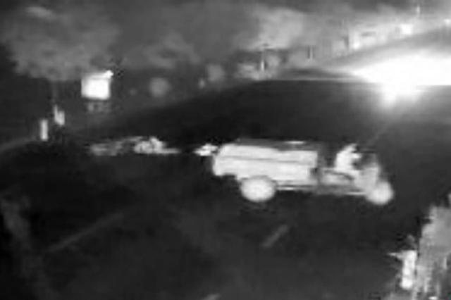 农妇被撞倒后肇事车逃逸 又遭第三辆车拖行身亡