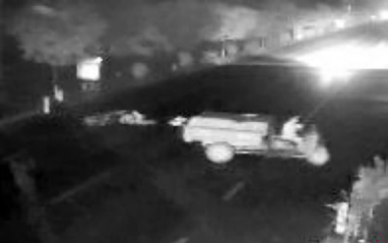 农妇被撞倒后肇事车逃逸 又遭第三辆车拖行身亡