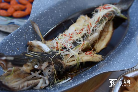 2019年1月22日下午,布尔津县美食推介会上,令人垂涎欲滴的美食。