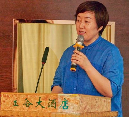 新疆广播电视局新闻部主任王乐巧
