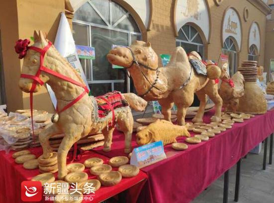 尼勒克县苏布台乡“贝纳木”旱田馕专业加工合作社生产的“骆驼”馕