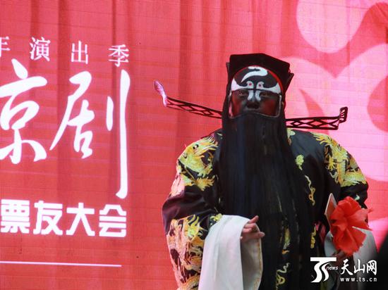 12月29日,“乌鲁木齐的声音”戏曲戏迷票友大会启动仪式暨海选活动现场。