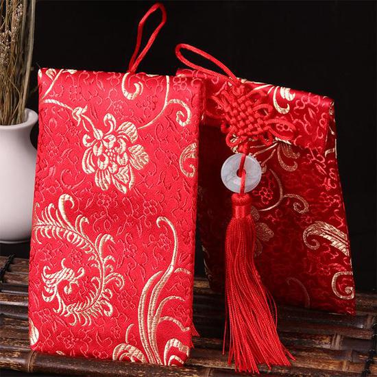 为什么猫缘婚庆的结婚用品受到年轻人的喜欢?主要是以下几个原因: