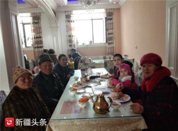 两家人的一次日常相聚