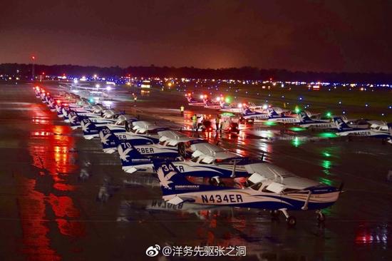 囧哥:姐妹情深!慈善夜大合影 冰冰杨幂子怡输张韶涵? 囧哥:姐妹情深!慈善夜大合影 冰冰杨幂子怡输张韶涵?图片