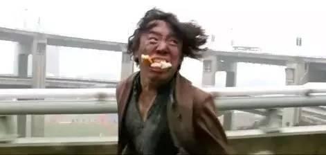 囧哥:有毒!高校迎新唱萧敬腾名曲立刻暴雨 唱完雨停 囧哥:有毒!高校迎新唱萧敬腾名曲立刻暴雨 唱完雨停图片