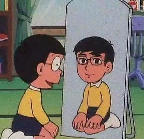 女人照镜子哭猜成语_女人照镜子图片(2)