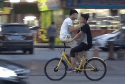 囧哥:老坛酸菜面即将下架 囧哥:老坛酸菜面即将下架图片