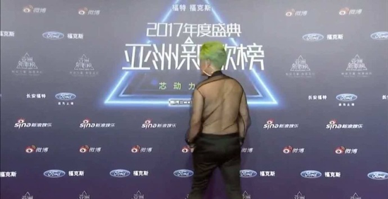 囧哥午间版:祝愿你们明年七夕 身边的恋人比今年的好 囧哥午间版:祝愿你们明年七夕 身边的恋人比今年的好图片