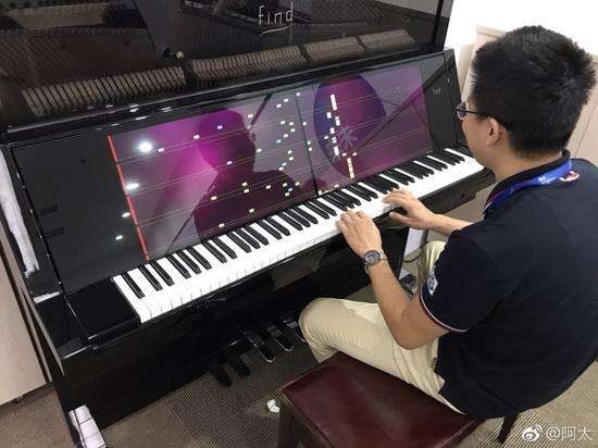 囧哥午间版:祝愿你们明年七夕 身边的恋人比今年的好 囧哥午间版:祝愿你们明年七夕 身边的恋人比今年的好图片