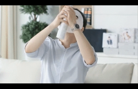 囧哥:大爷大妈占领KTV,李嬢嬢你又点枸杞威士忌啦? 囧哥:大爷大妈占领KTV,李嬢嬢你又点枸杞威士忌啦?图片
