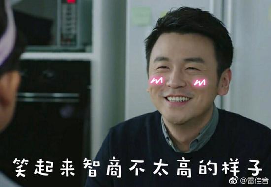 囧哥:还有比这更尴尬的首次约会吗?女子捡屎被卡住 囧哥:还有比这更尴尬的首次约会吗?女子捡屎被卡住图片