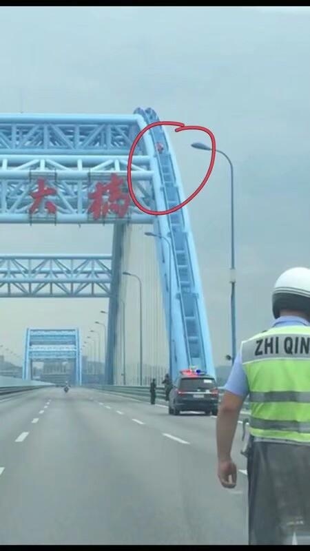 囧哥午间版:回想下 我们童年思想品德教育才是真硬核 囧哥午间版:回想下 我们童年思想品德教育才是真硬核图片