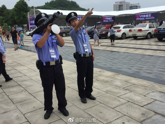 囧哥:女排战韩国朱婷15连发造罕见15-0!这是网球赛? 囧哥:女排战韩国朱婷15连发造罕见15-0!这是网球赛?图片
