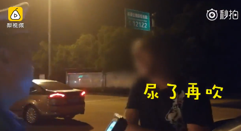 囧哥:姐妹情深!慈善夜大合影 冰冰杨幂子怡输张韶涵? 囧哥:姐妹情深!慈善夜大合影 冰冰杨幂子怡输张韶涵?图片