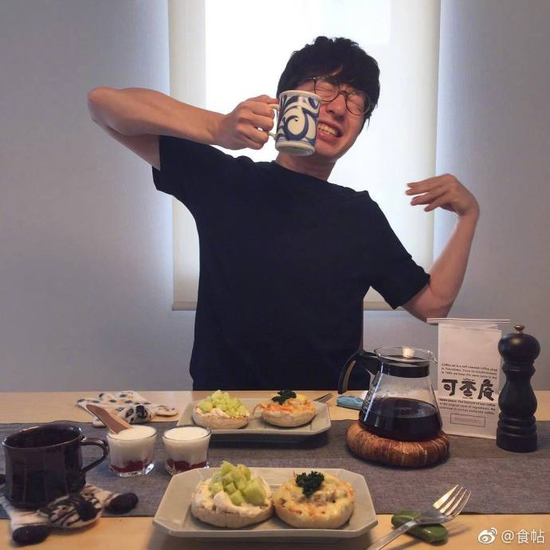 囧哥午间版:外网专业评测测出的ip7和ip8最大不同... 囧哥午间版:外网专业评测测出的ip7和ip8最大不同...图片