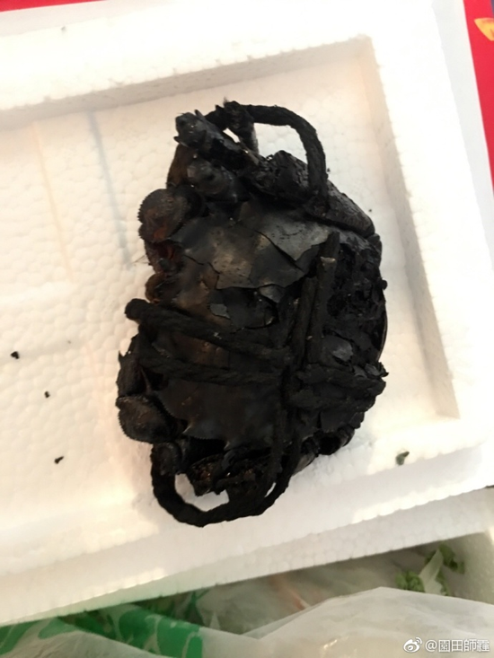 囧哥:剥蟹神器!他发明自动剥螃蟹机器人能直接吃蟹肉 囧哥:剥蟹神器!他发明自动剥螃蟹机器人能直接吃蟹肉图片