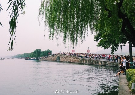 囧哥:真.中国的月亮比外国圆!今年月亮最圆在6日凌晨 囧哥:真.中国的月亮比外国圆!今年月亮最圆在6日凌晨图片