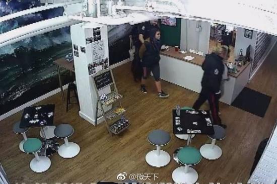 囧哥:官方发糖!用了20年毛利兰终于成为柯南女朋友 囧哥:官方发糖!用了20年毛利兰终于成为柯南女朋友图片