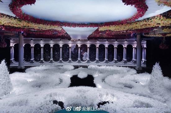 囧哥:贫穷限制我想象力!梦幻婚礼现场哪办的 新郎家 囧哥:贫穷限制我想象力!梦幻婚礼现场哪办的 新郎家图片