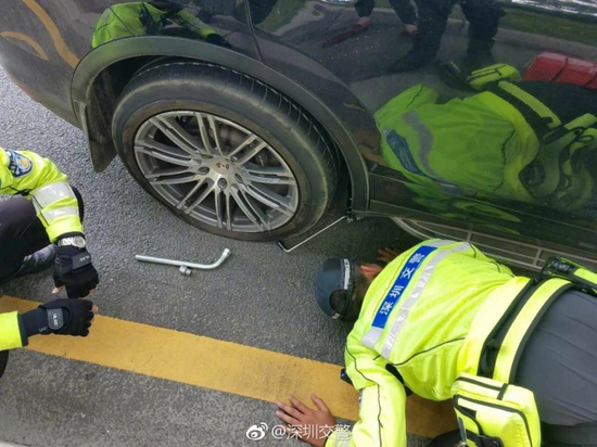 囧哥午间版:切记佛系追星千手观音 今朝死忠明日无情 囧哥午间版:切记佛系追星千手观音 今朝死忠明日无情图片
