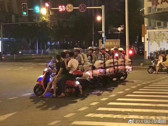 囧哥午间版:北京建筑大学的校名不亮了,成了北大 囧哥午间版:北京建筑大学的校名不亮了,成了北大图片