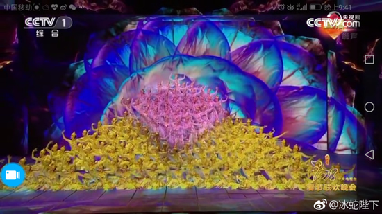 囧哥:伟霆艺兴黄渤出来我爸说这仨娃长真快…春晚段子都在这了