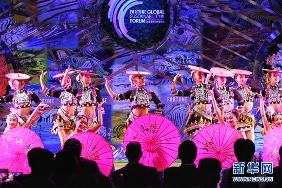 “认识云南”专场活动上的舞蹈表演。(新华网 张翼鹏 摄)