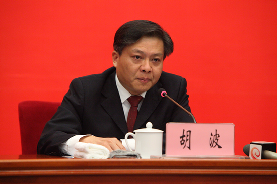 (云南省农业农村厅党组成员、副厅长、新闻发言人胡波发布新闻 赵嘉摄影)