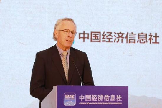 图为咖啡品质学会顾问Thomas Jackson Mitchell在新华·云南(普洱)咖啡价格指数发布会上发言