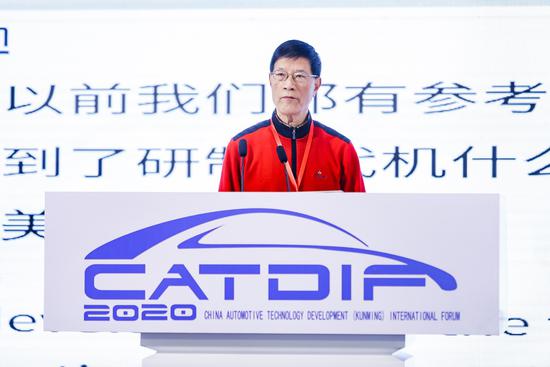 原航空工业集团公司沈阳飞机设计研究所副所长施荣明