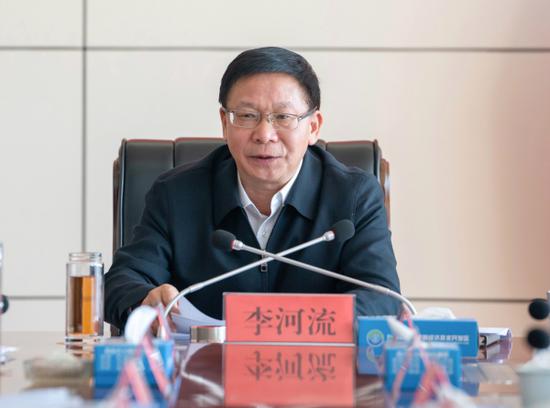 李河流讲话 通讯员李伟/摄
