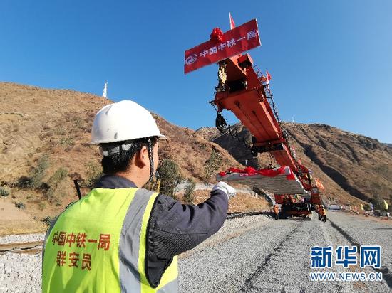 成昆铁路扩能改造工程永仁至广通段全线铺通